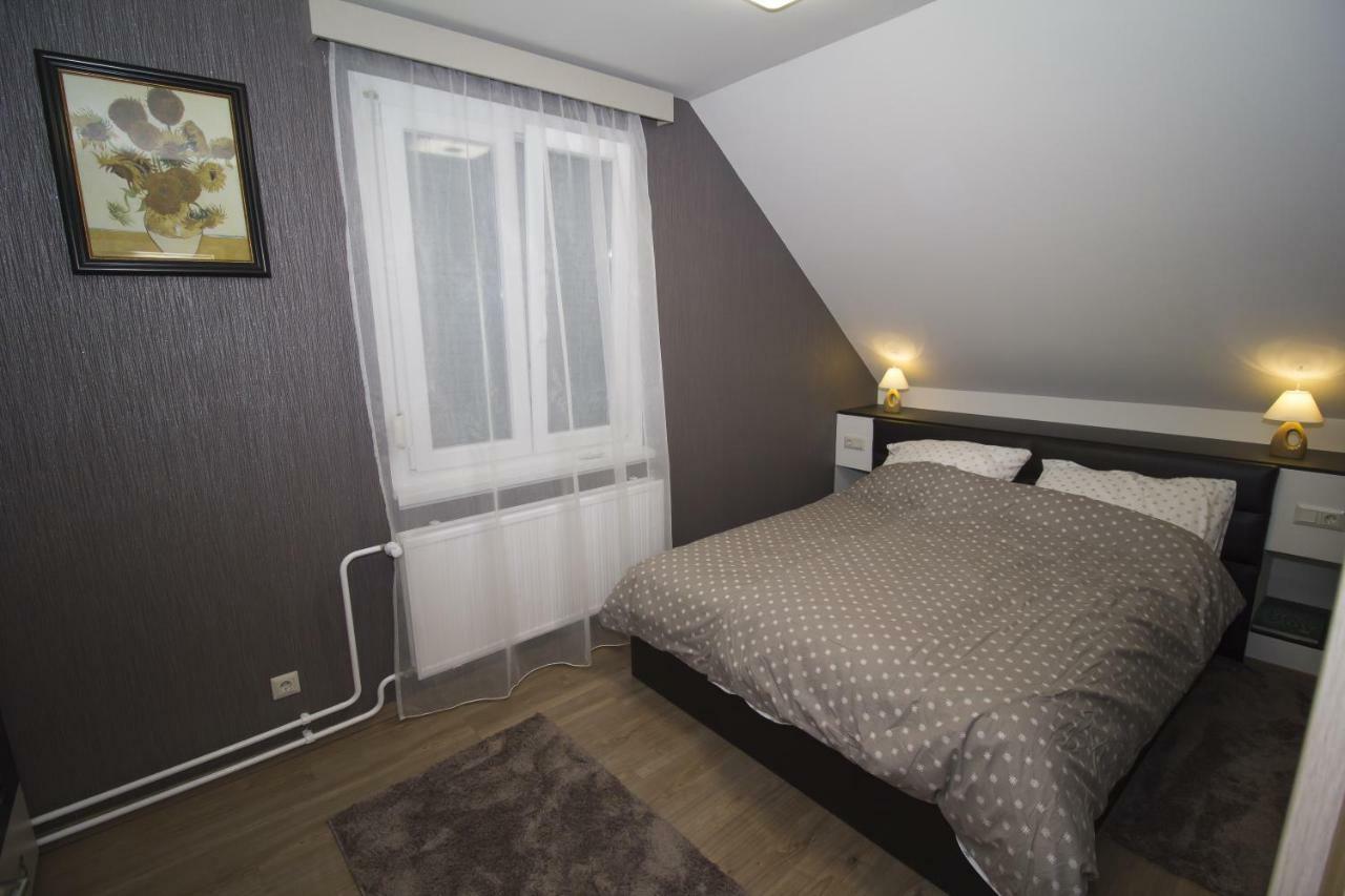 Апартаменти Chez Moi Дебрецен Екстер'єр фото